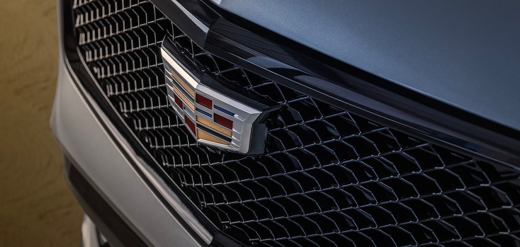 Cadillac XT4 2024, camioneta compacta con nuevo diseño de parrilla deportiva con ventilas activas